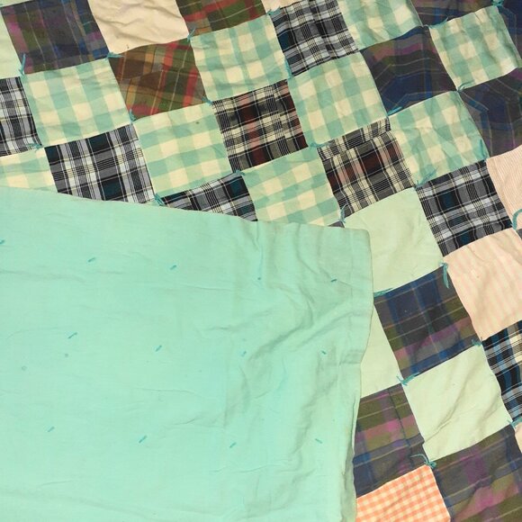 VINTAGE HANDMADE CRAZY QUILT GRANNY SQUARES CUTTERS COTTAGE CABIN FEEDSACK 75X64 - Picture 6 of 9